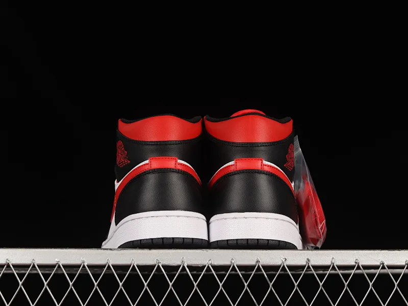 All categories Air Jordan Jordan series basketball shoes Air Jordan 1 Mid Air Jordan 1 Mid AJ1 Joe 1 black and white mid-top basketball shoes 554724-079